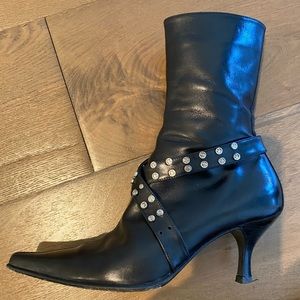 Donald J Pliner Leather bootie w peace sign studs